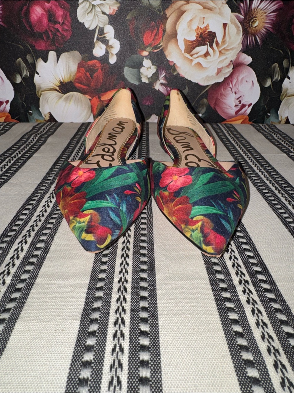 Sam Edelman Floral Pointed D'Orsay Flats in Green, Pink & Red, Size 7.5 - Picture 11 of 15